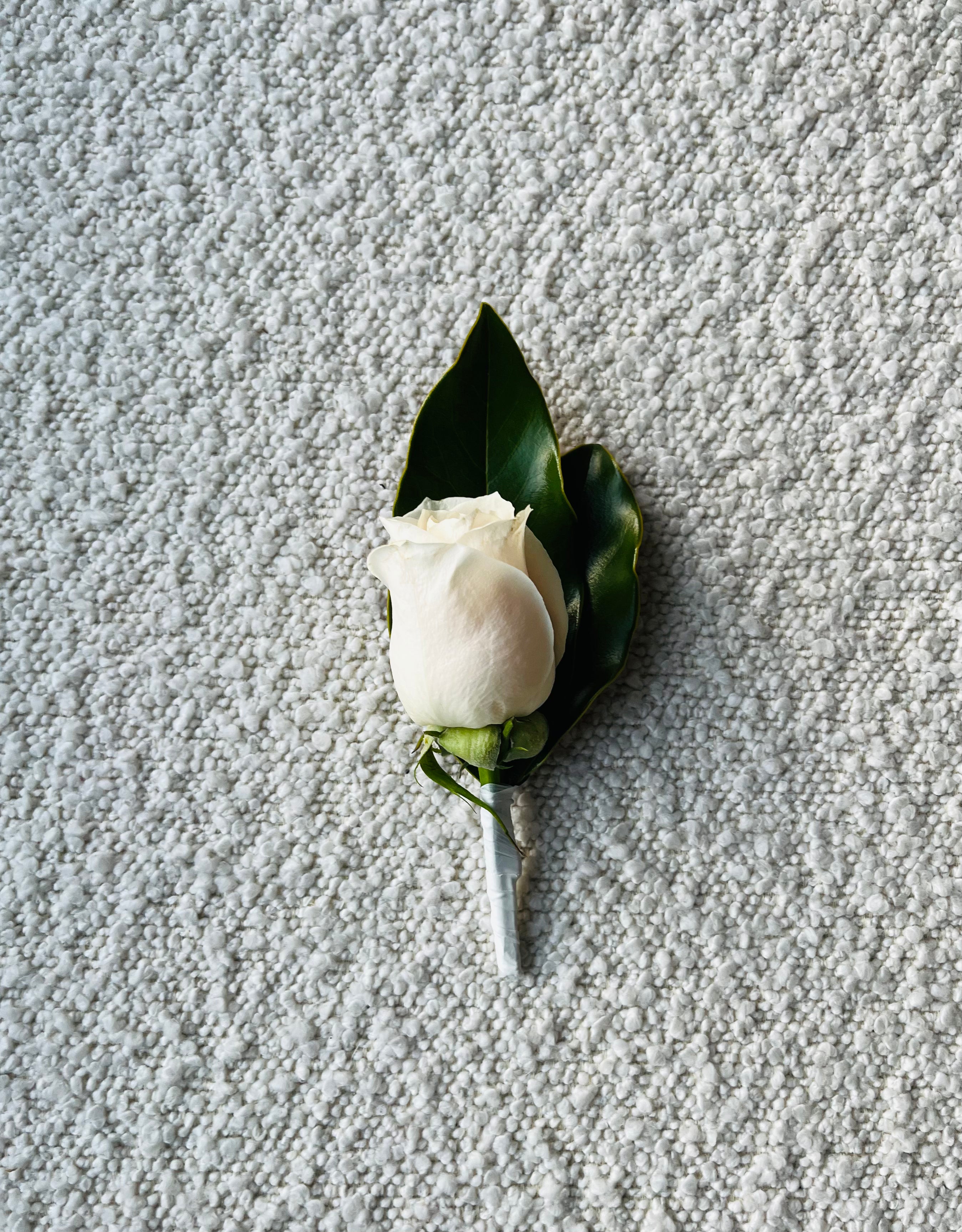 Button Hole - Roses Only